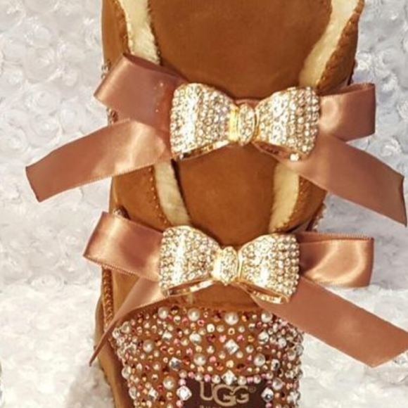 Custom uggs - Picture 1 of 8